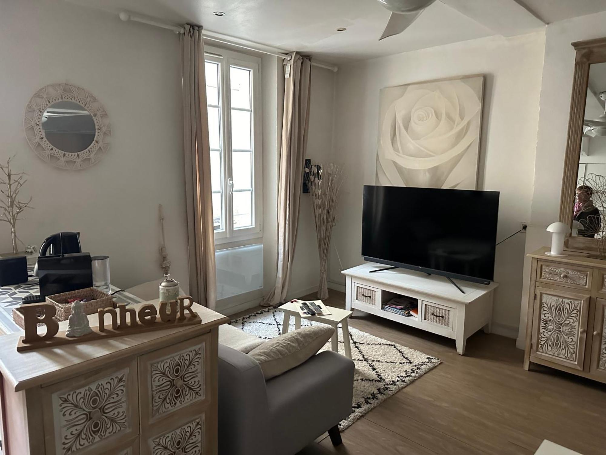 Studio Tt Equipe Parking Coeur Ville Sanary-sur-Mer Exterior foto